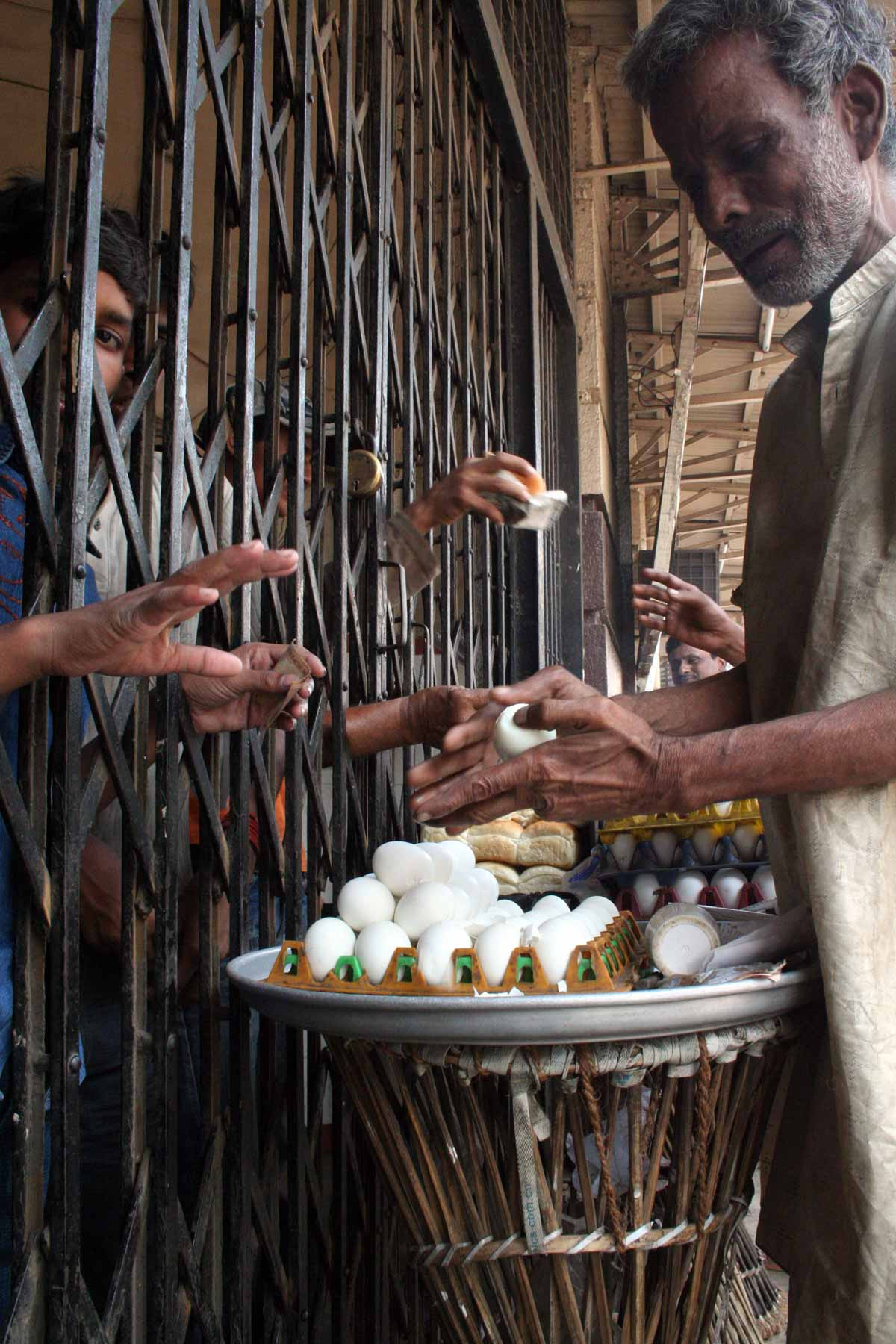 <span style="color:white">Alfred, Mumbai, 2007</span>