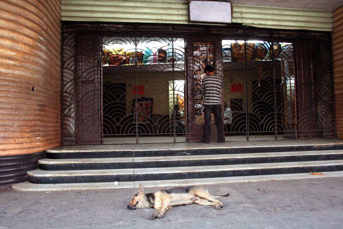 <span style="color:white">Kolkata, 2006</span>